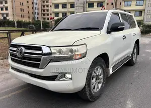 Toyota Land Cruiser 4.5 V8 VXR 2012 White