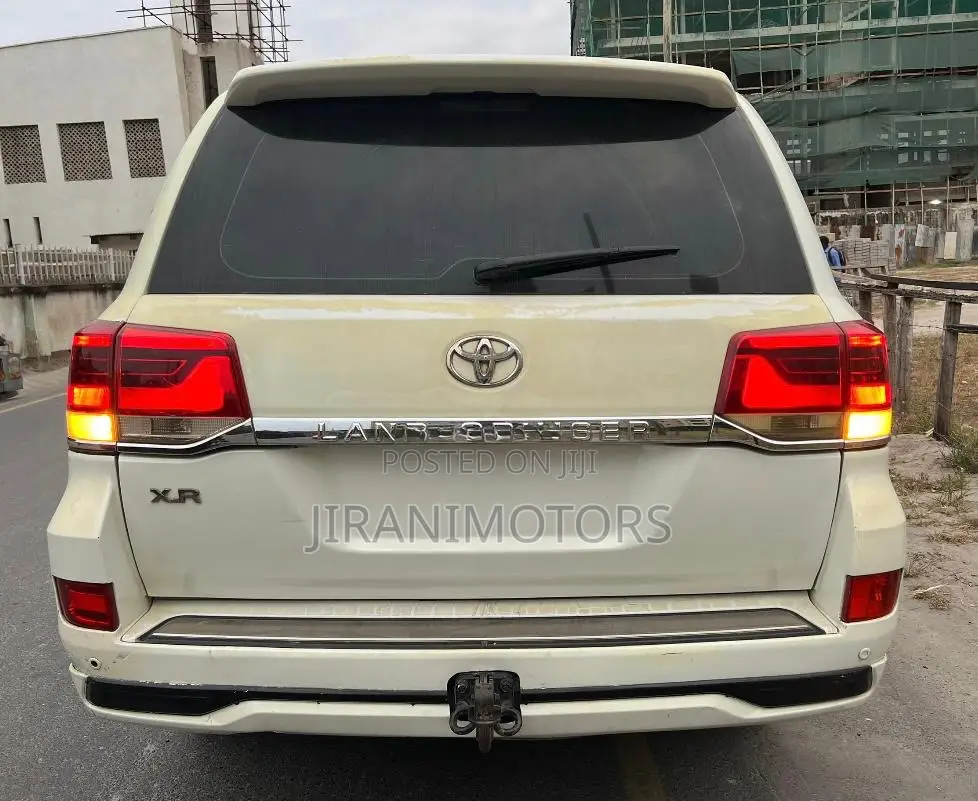 Toyota Land Cruiser 4.5 V8 VXR 2012 White