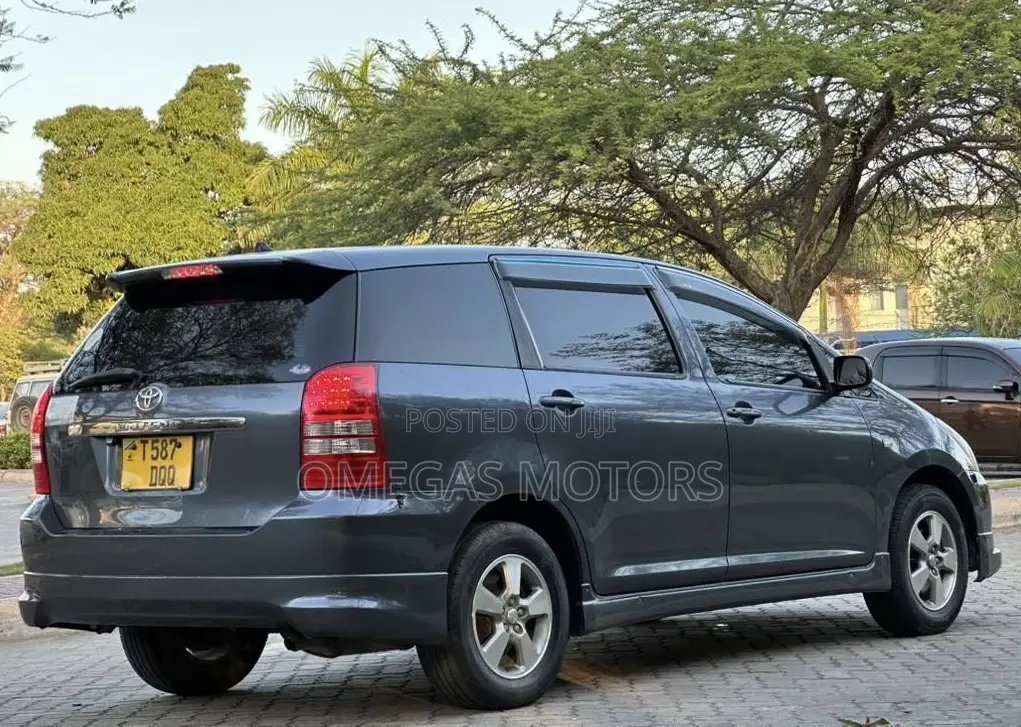 Toyota Wish 2005 Gray