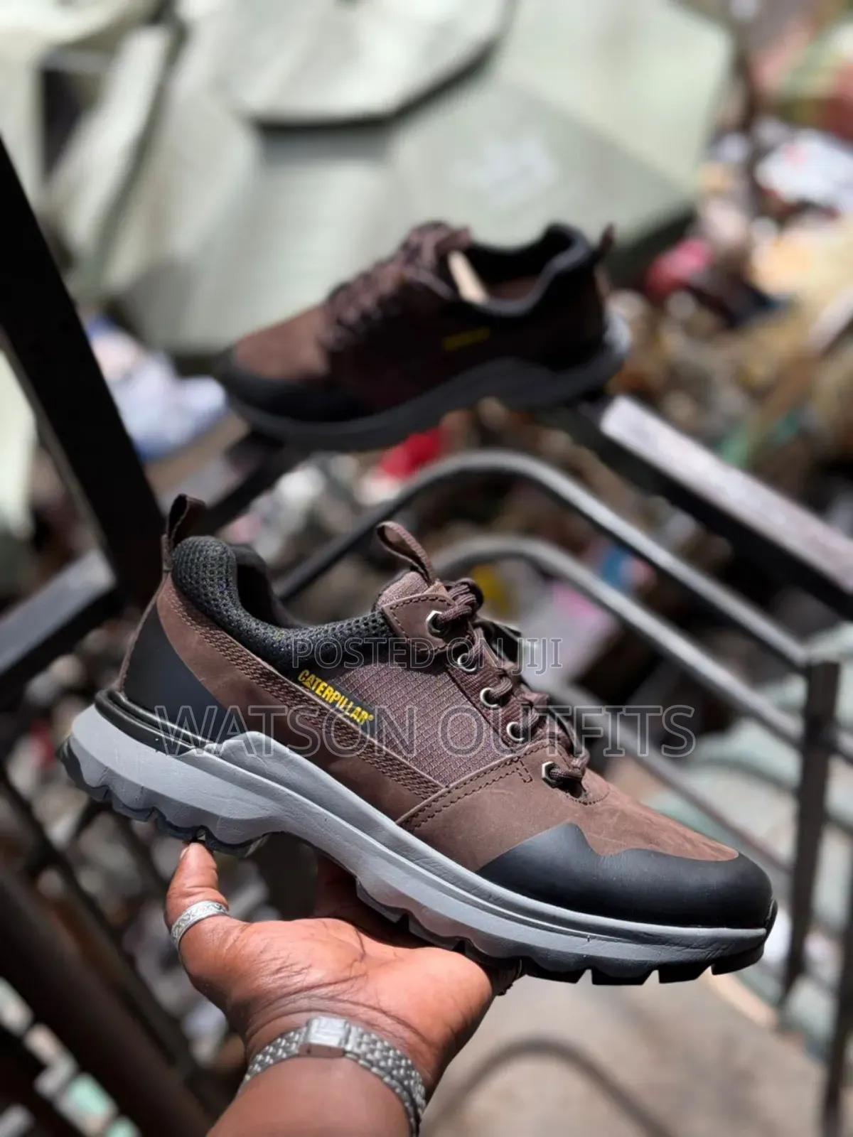 Men's Leather Shoes Lowly and Classically Designed