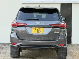 Toyota Fortuner 2.8 D AWD 2018 Gray