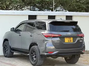 Toyota Fortuner 2.8 D AWD 2018 Gray
