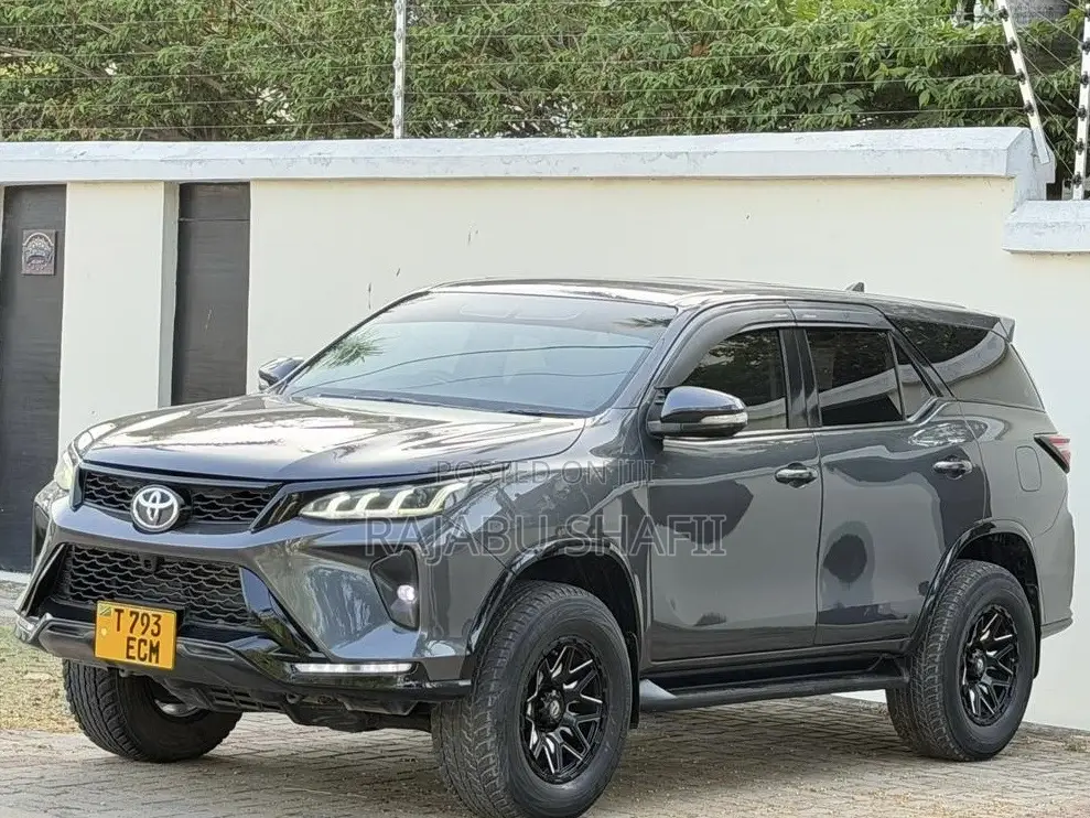 Toyota Fortuner 2.8 D AWD 2018 Gray