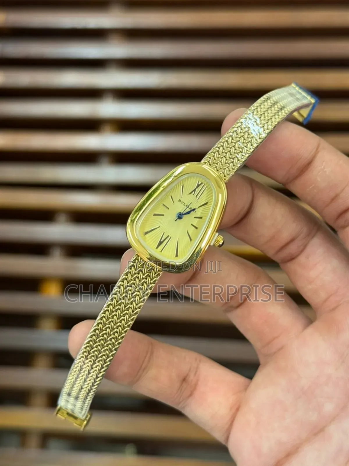 Bvlgari Watches
Mkanda Wa Ngozi
Mikanda Yote Imara
Water Resistance
