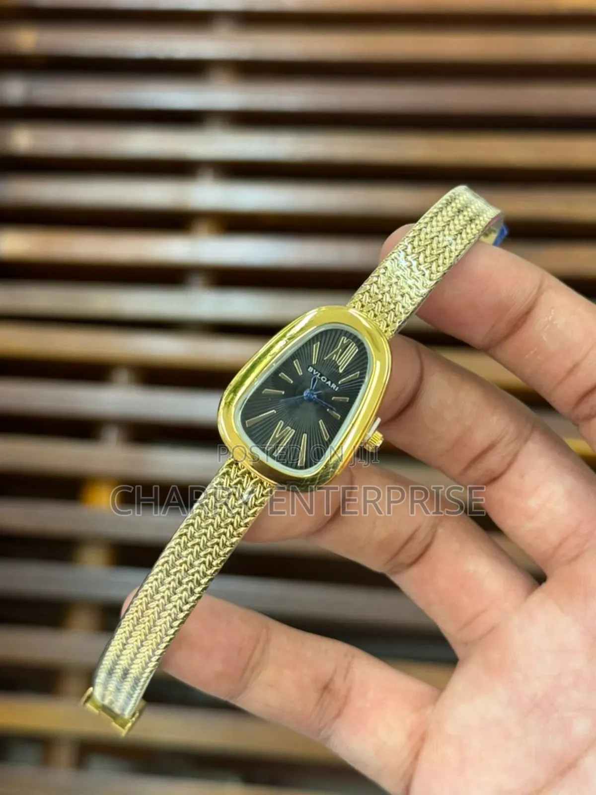 Bvlgari Watches
Mkanda Wa Ngozi
Mikanda Yote Imara
Water Resistance