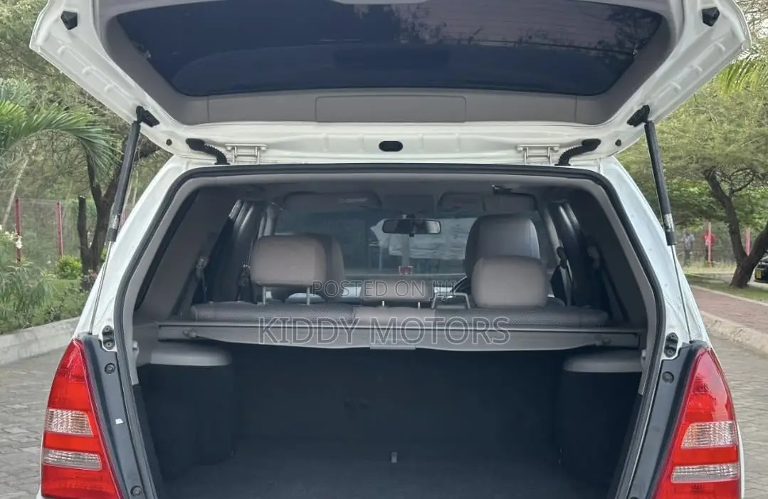 Subaru Forester 2005 White