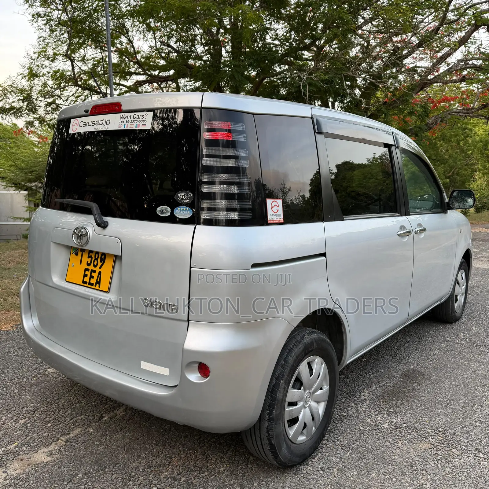 Toyota Sienta 2005 Silver