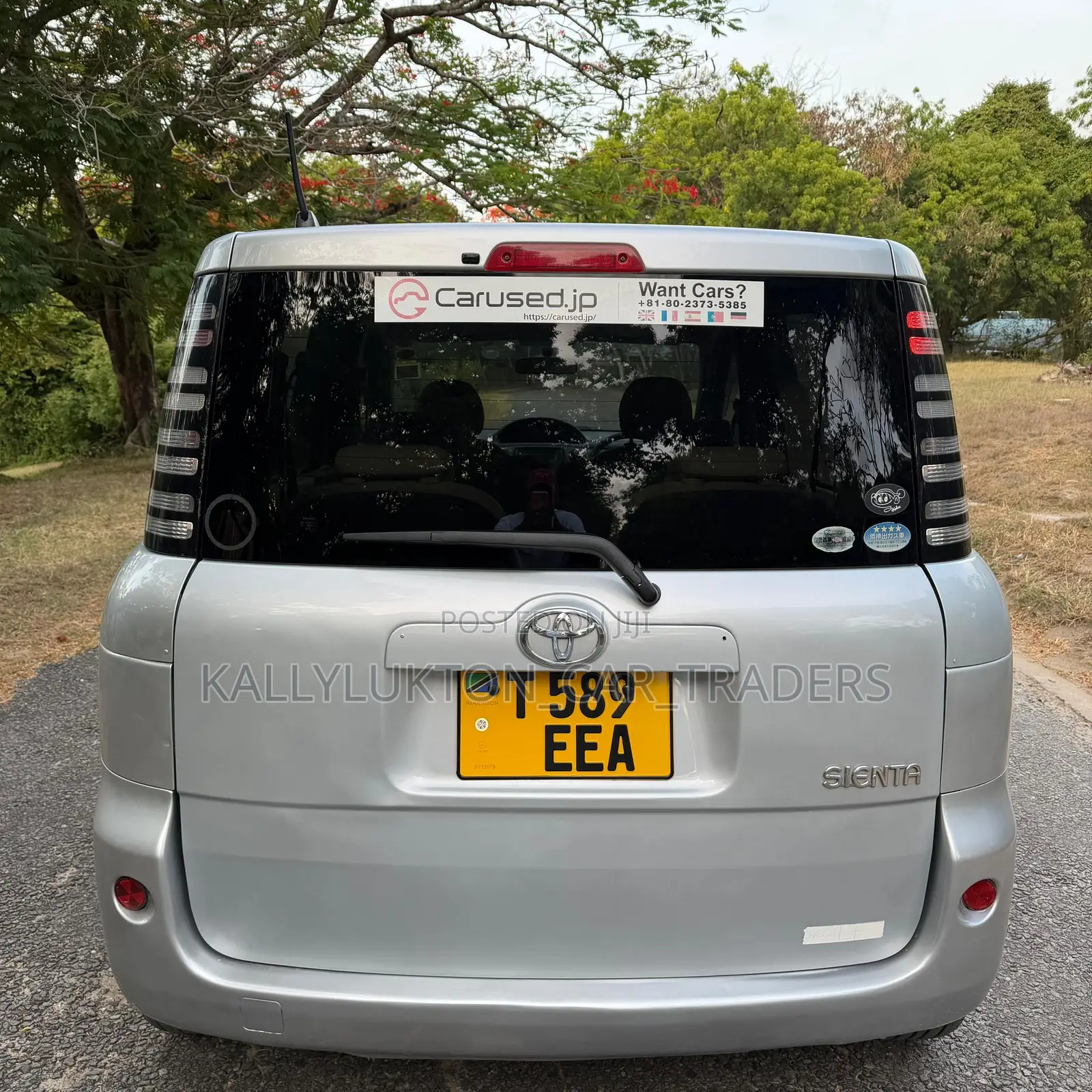 Toyota Sienta 2005 Silver