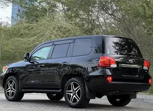 Toyota Land Cruiser 2015 Black
