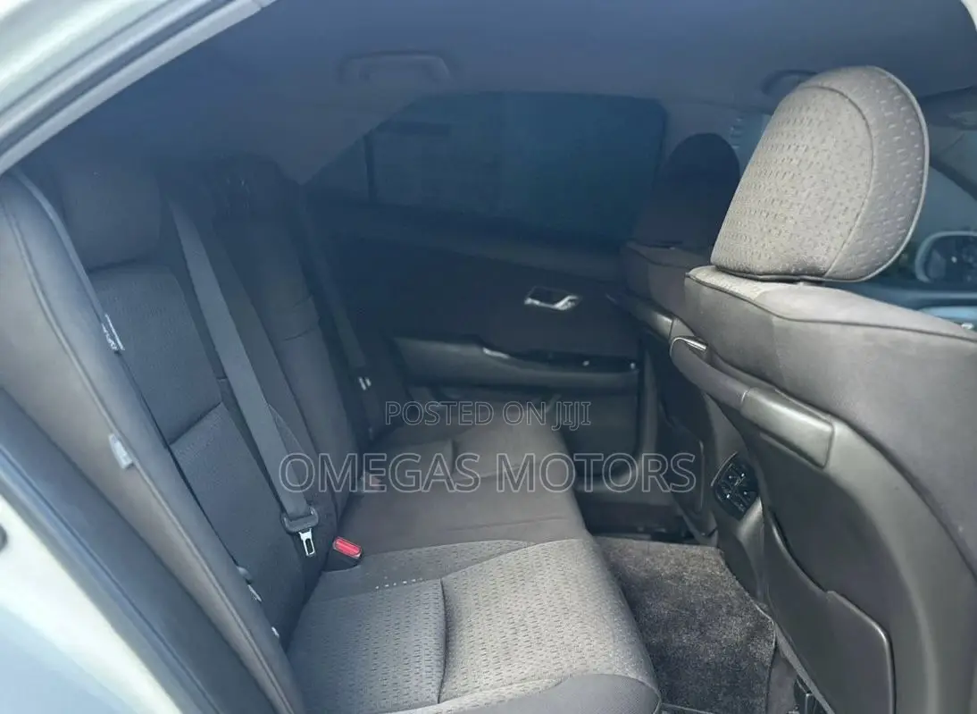 Toyota Crown 2010 White