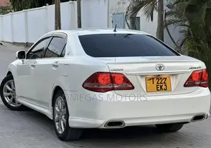 Toyota Crown 2010 White