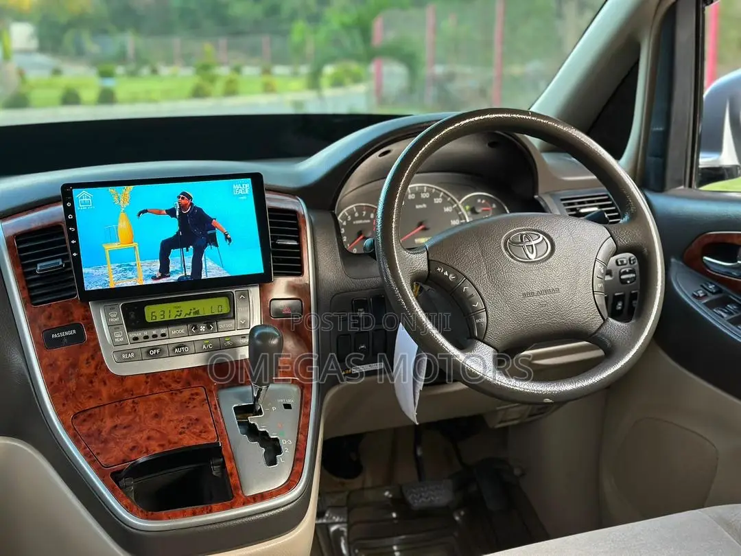 Toyota Alphard 2.4 Petrol FWD 2004 Silver
