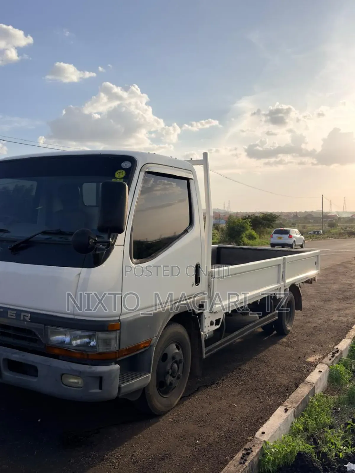 Mitsubish Canter Ya Mzigo Haijasajiliwa Kabisa Ina Engine Ya 4d