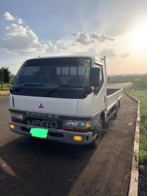 Mitsubish Canter Ya Mzigo Haijasajiliwa Kabisa Ina Engine Ya 4d