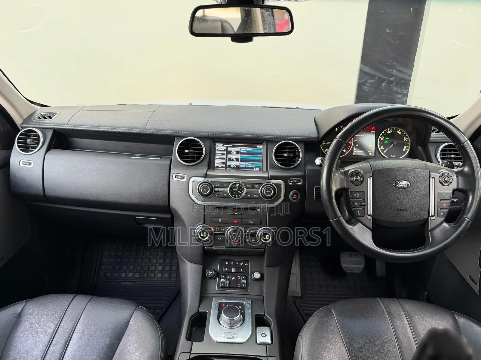 Land Rover Discovery 2014 White