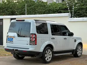Land Rover Discovery 2014 White