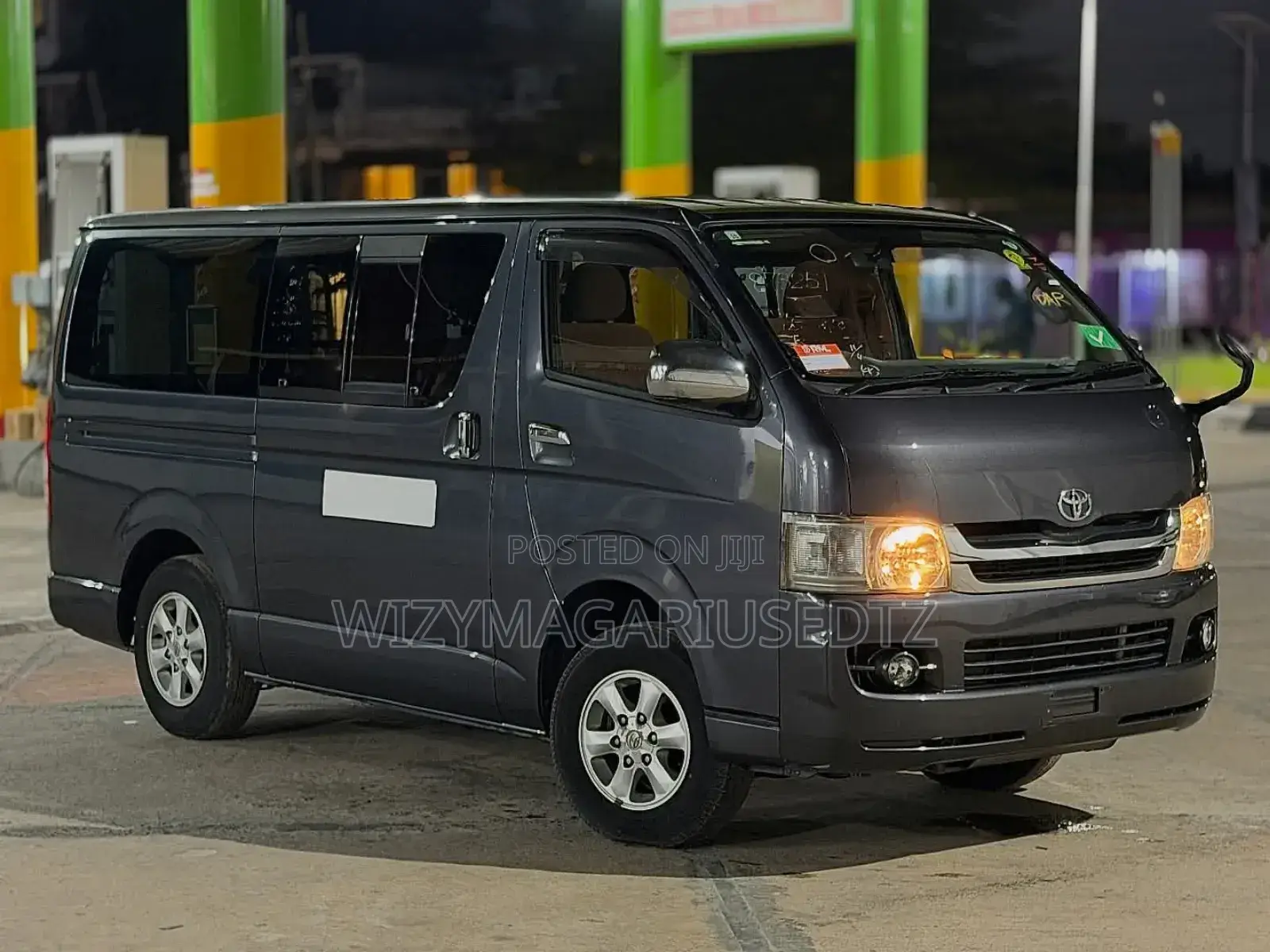 Toyota HiAce 2008 Grey