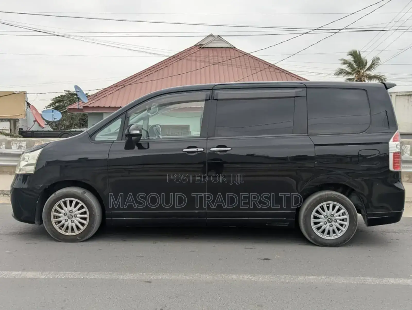Toyota Noah 2.0 158hp AWD (8 Seater) 2008 Black