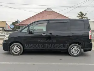Toyota Noah 2.0 158hp AWD (8 Seater) 2008 Black