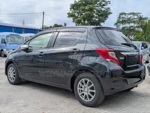 Toyota Vitz 1.3 AWD 5dr 2014 Gray