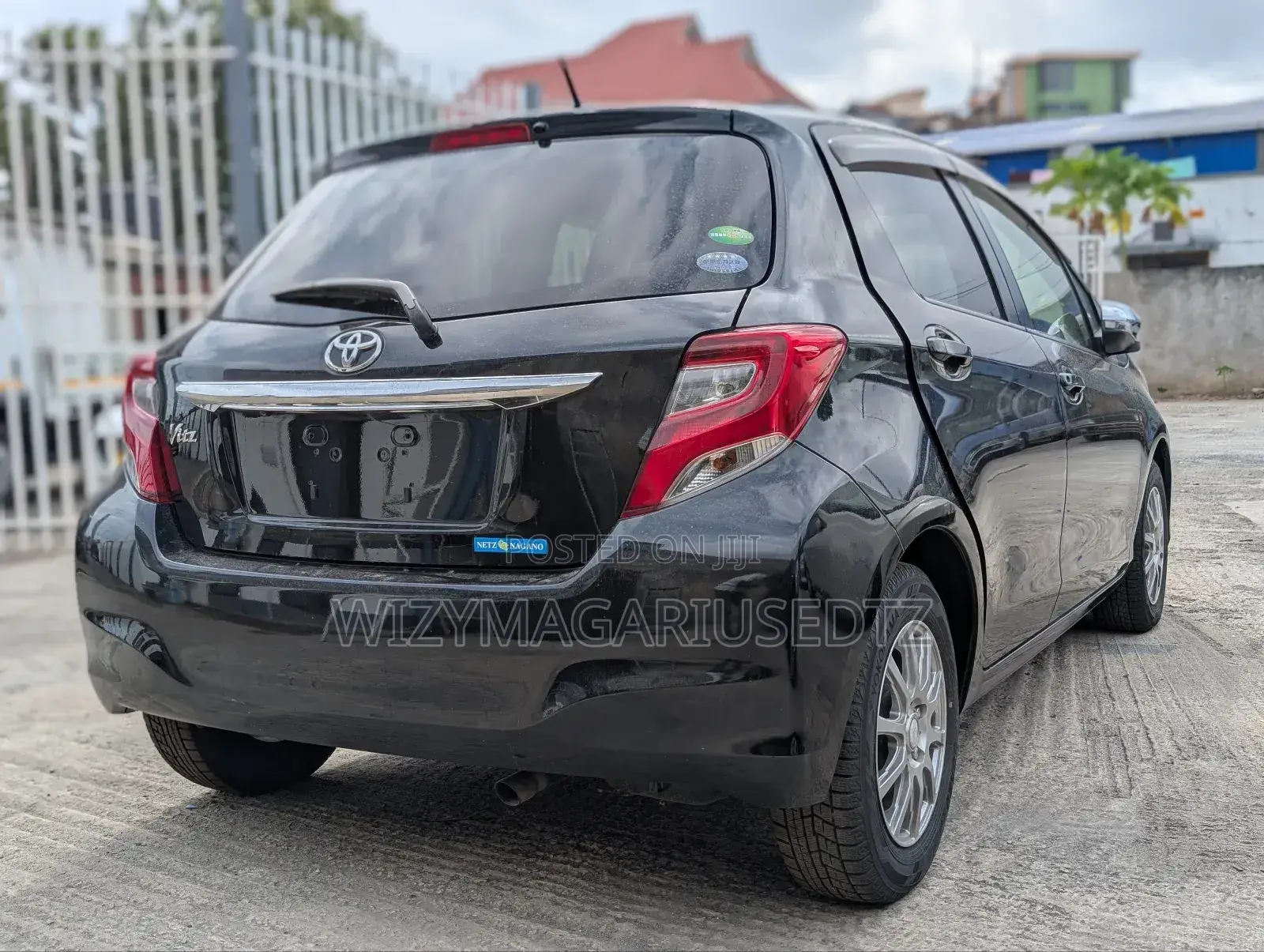 Toyota Vitz 1.3 AWD 5dr 2014 Gray