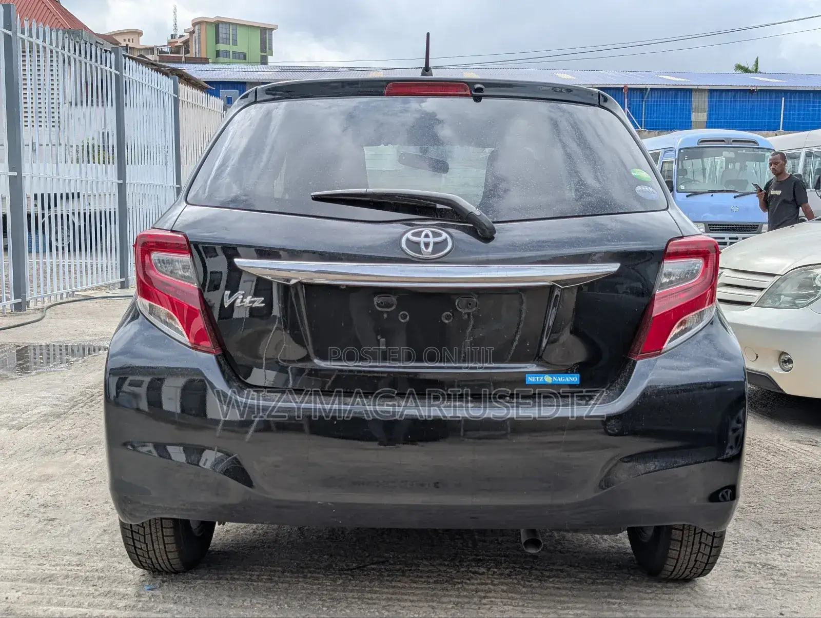 Toyota Vitz 1.3 AWD 5dr 2014 Gray