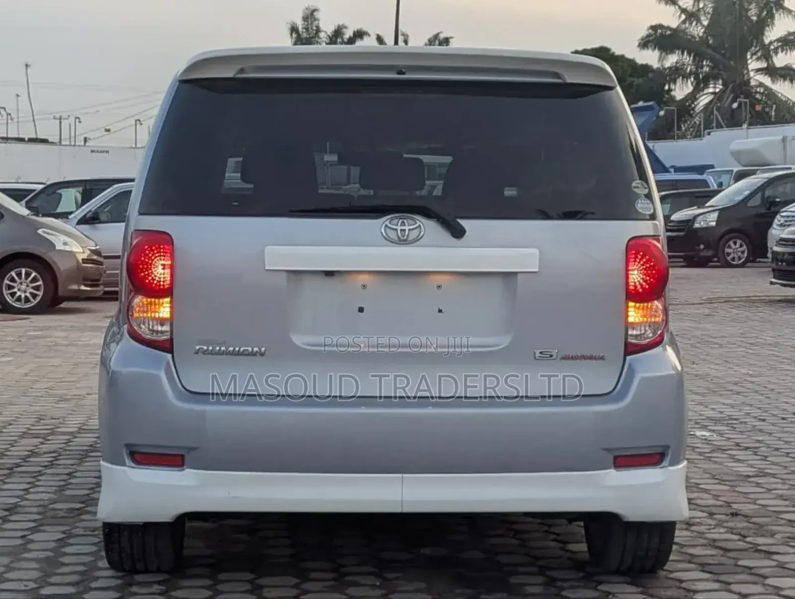 Toyota Corolla Rumion 2009 Silver