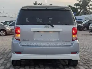 Toyota Corolla Rumion 2009 Silver
