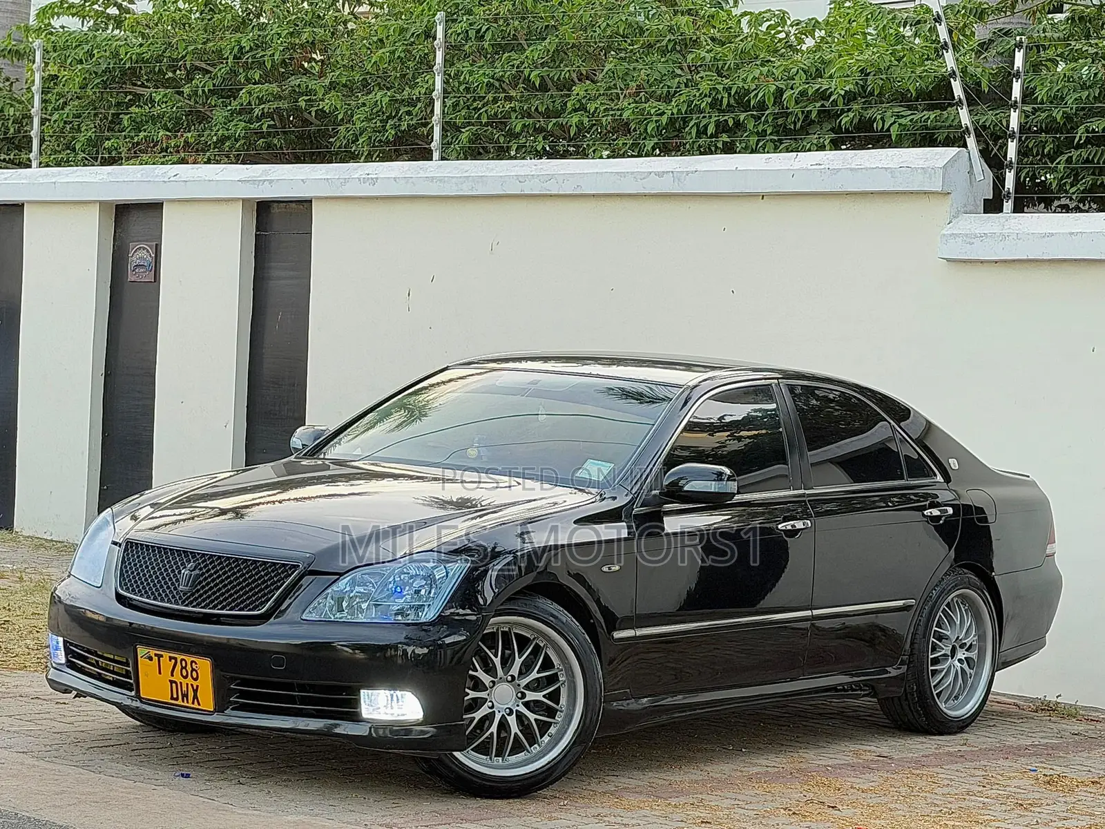 Toyota Crown 2004 Black