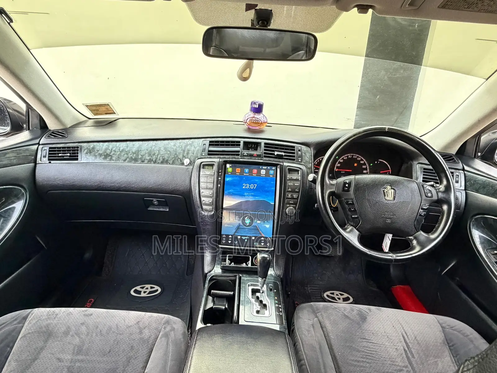 Toyota Crown 2004 Black