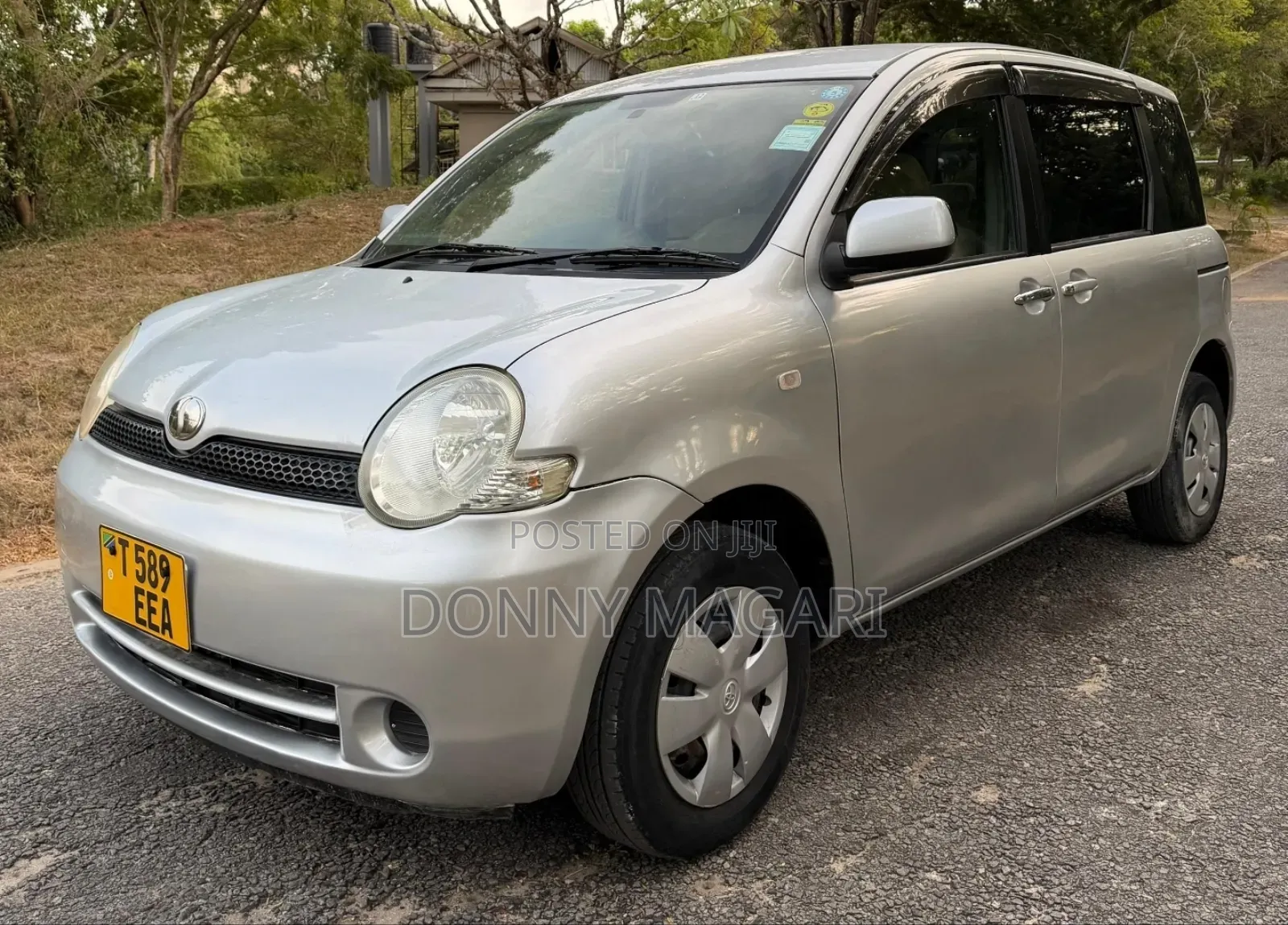 Toyota Sienta 2006 Silver