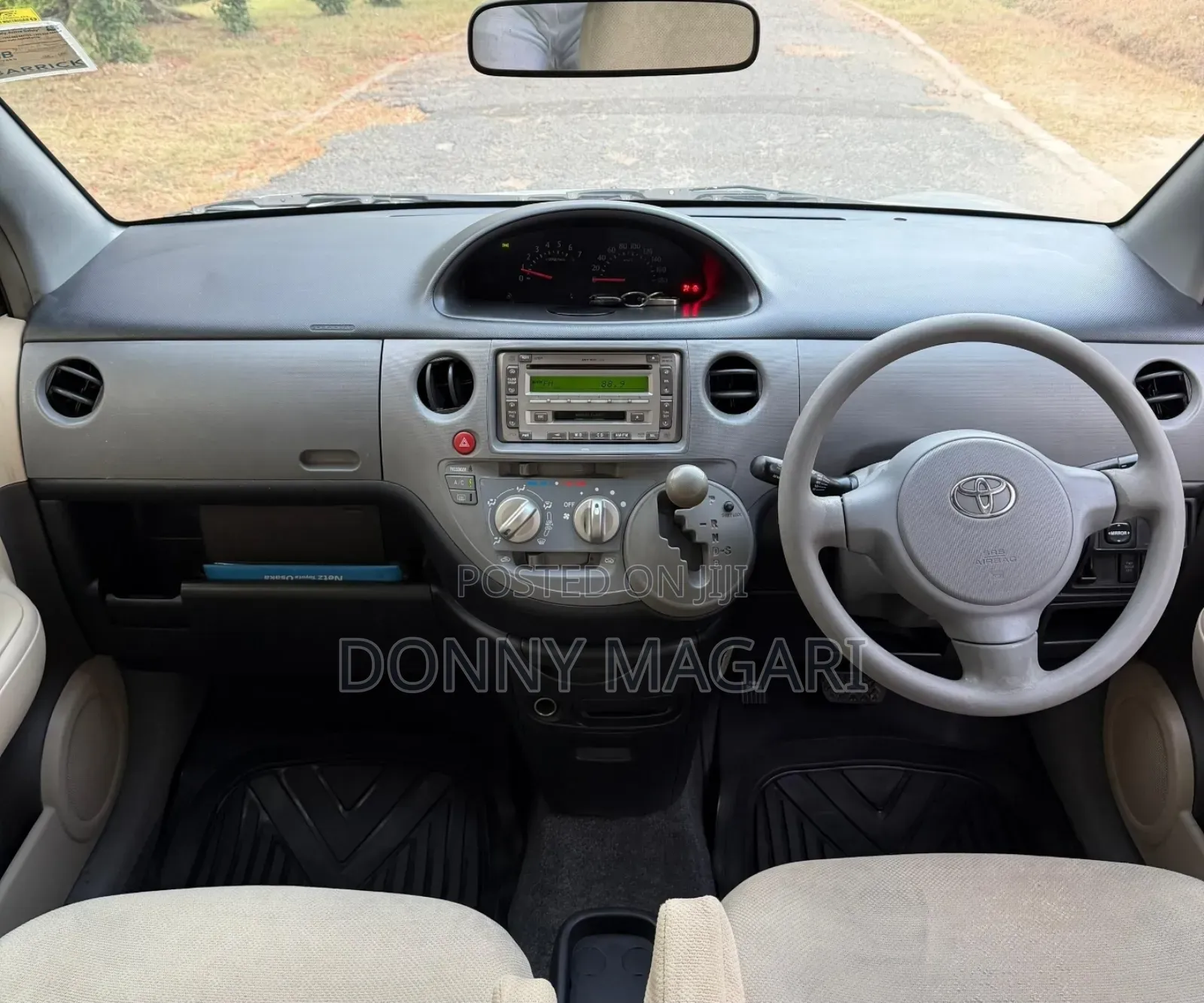 Toyota Sienta 2006 Silver