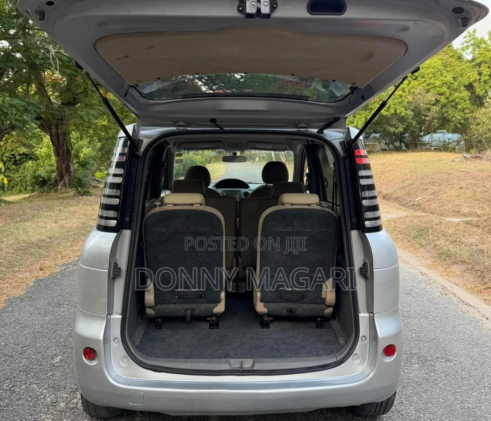 Toyota Sienta 2006 Silver