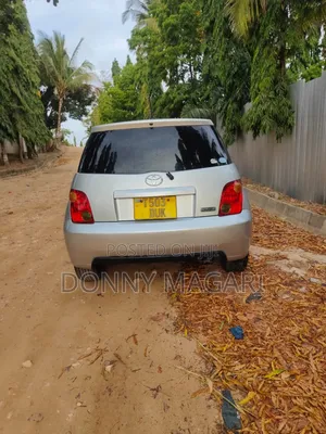 Toyota IST 2004 Silver