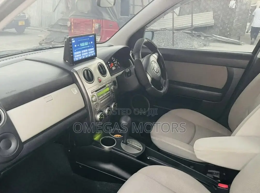 Mazda Verisa 2010 Black
