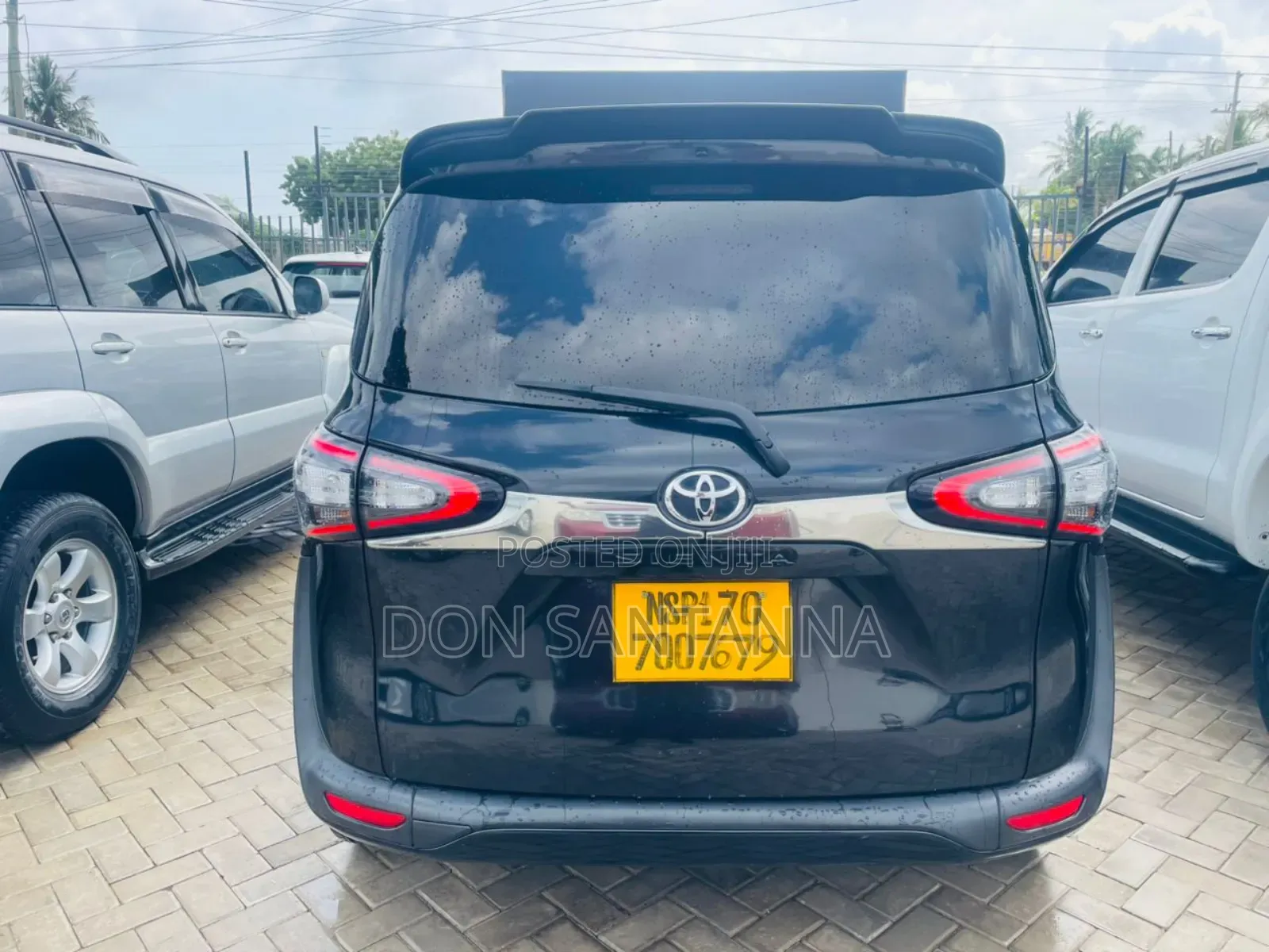 Toyota Sienta 2015 Black