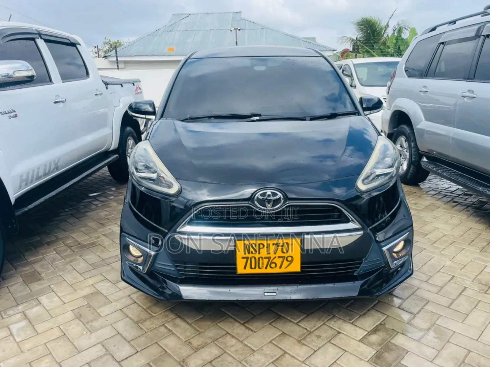 Toyota Sienta 2015 Black