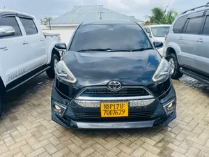 Toyota Sienta 2015 Black