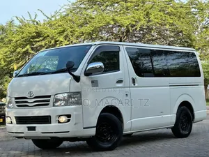 Toyota HiAce 2006 White