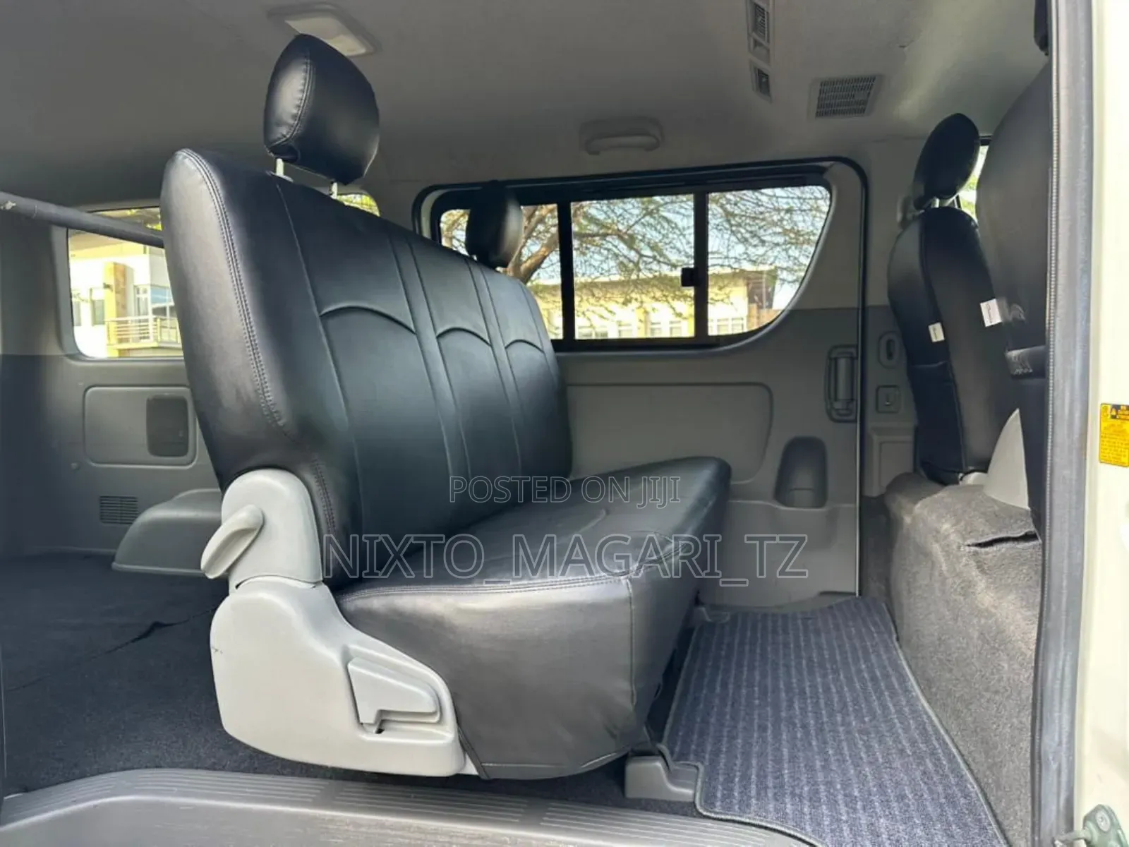 Toyota HiAce 2006 White