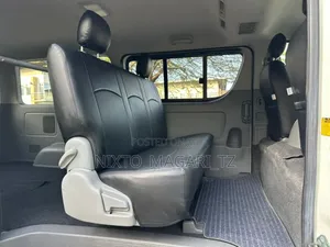 Toyota HiAce 2006 White