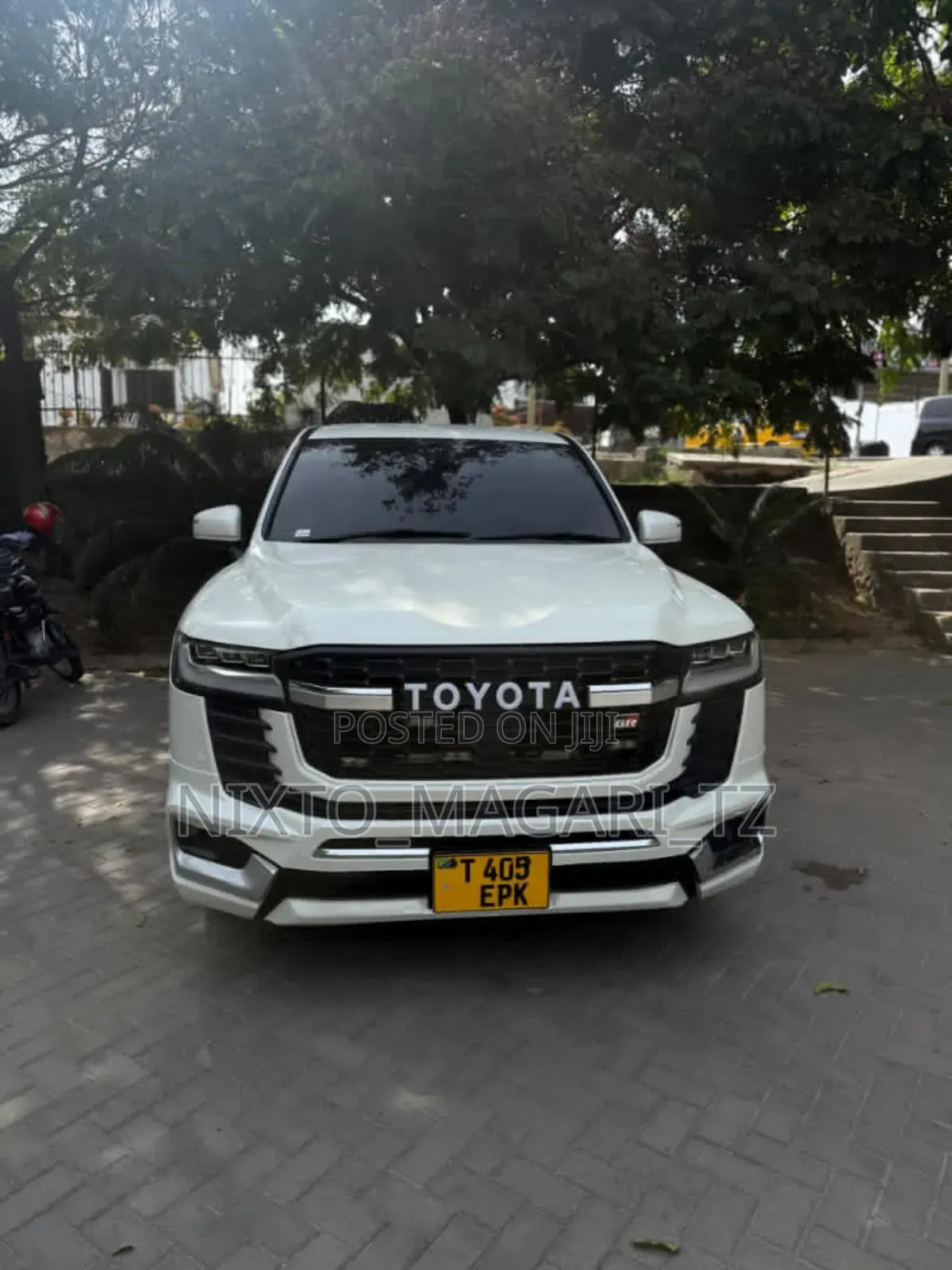 Toyota Land Cruiser 2016 White