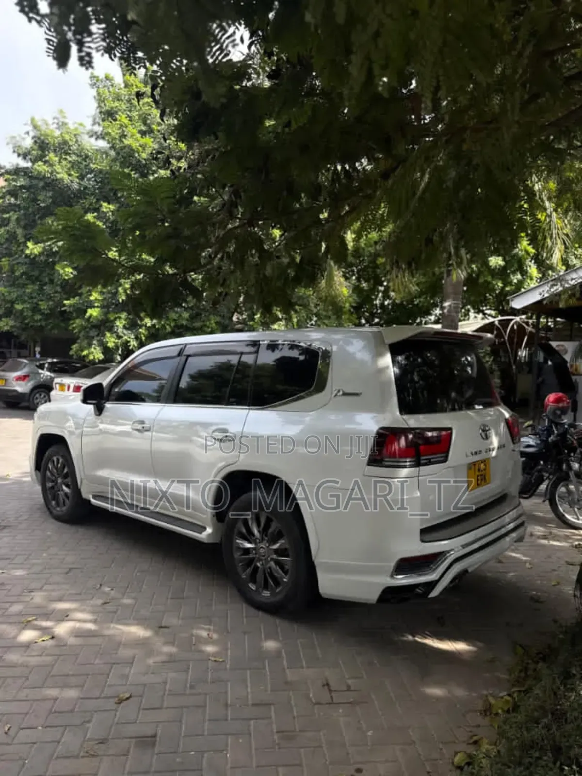 Toyota Land Cruiser 2016 White