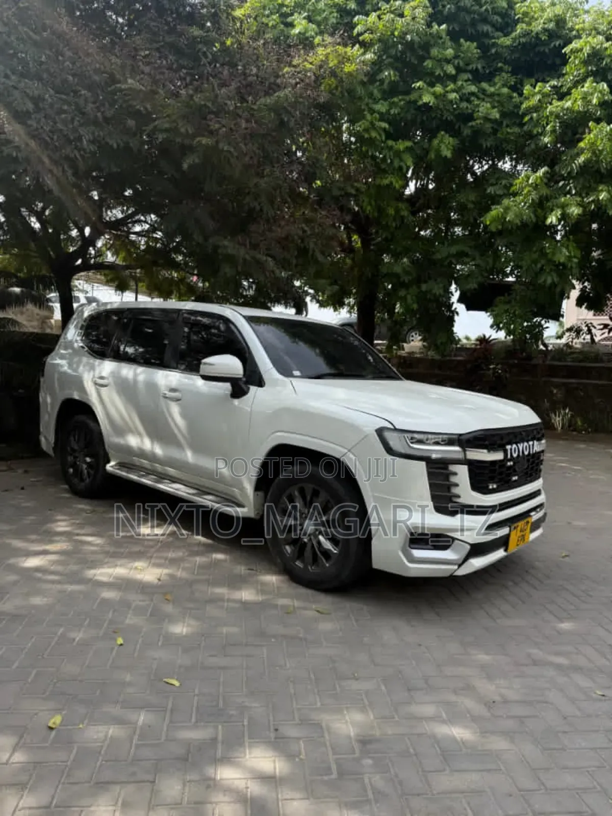 Toyota Land Cruiser 2016 White