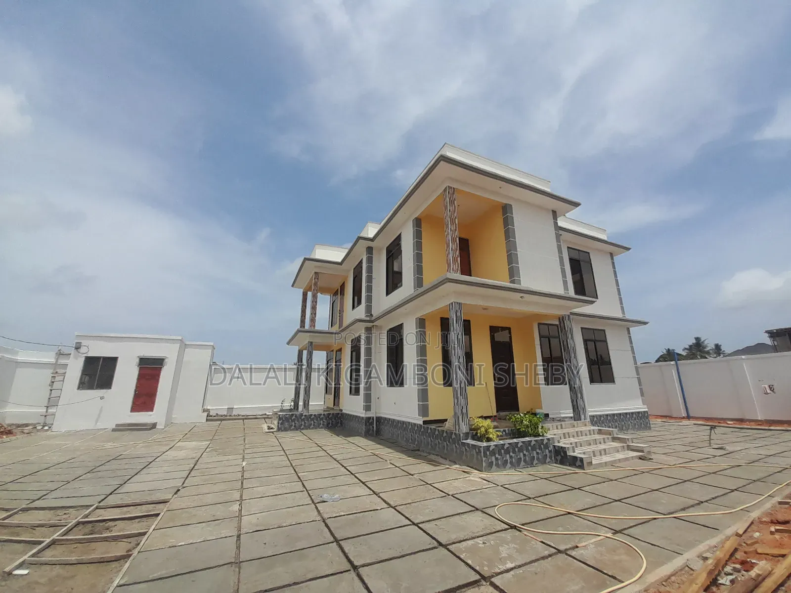 6bdrm House in Kigamboni Kisota for sale