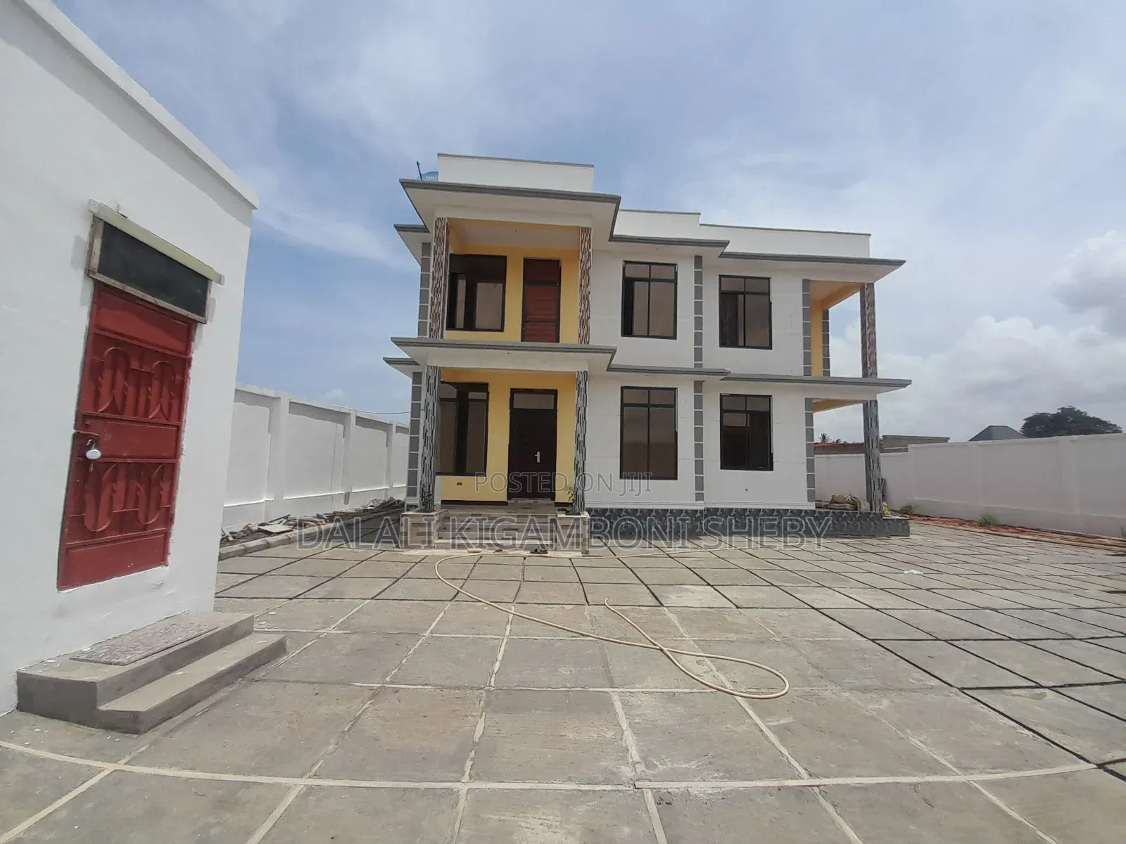 6bdrm House in Kigamboni Kisota for sale