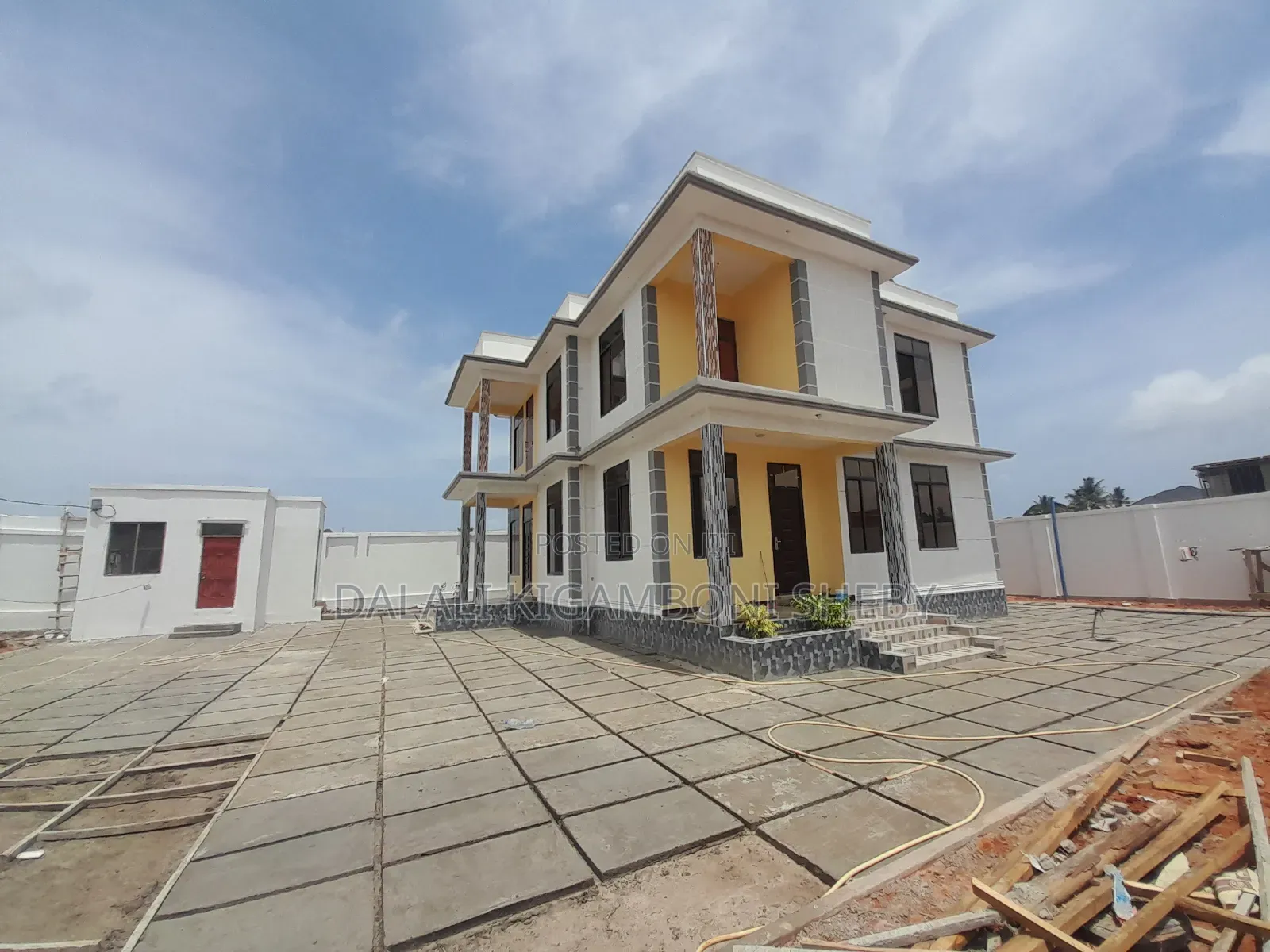 6bdrm House in Kigamboni Kisota for sale