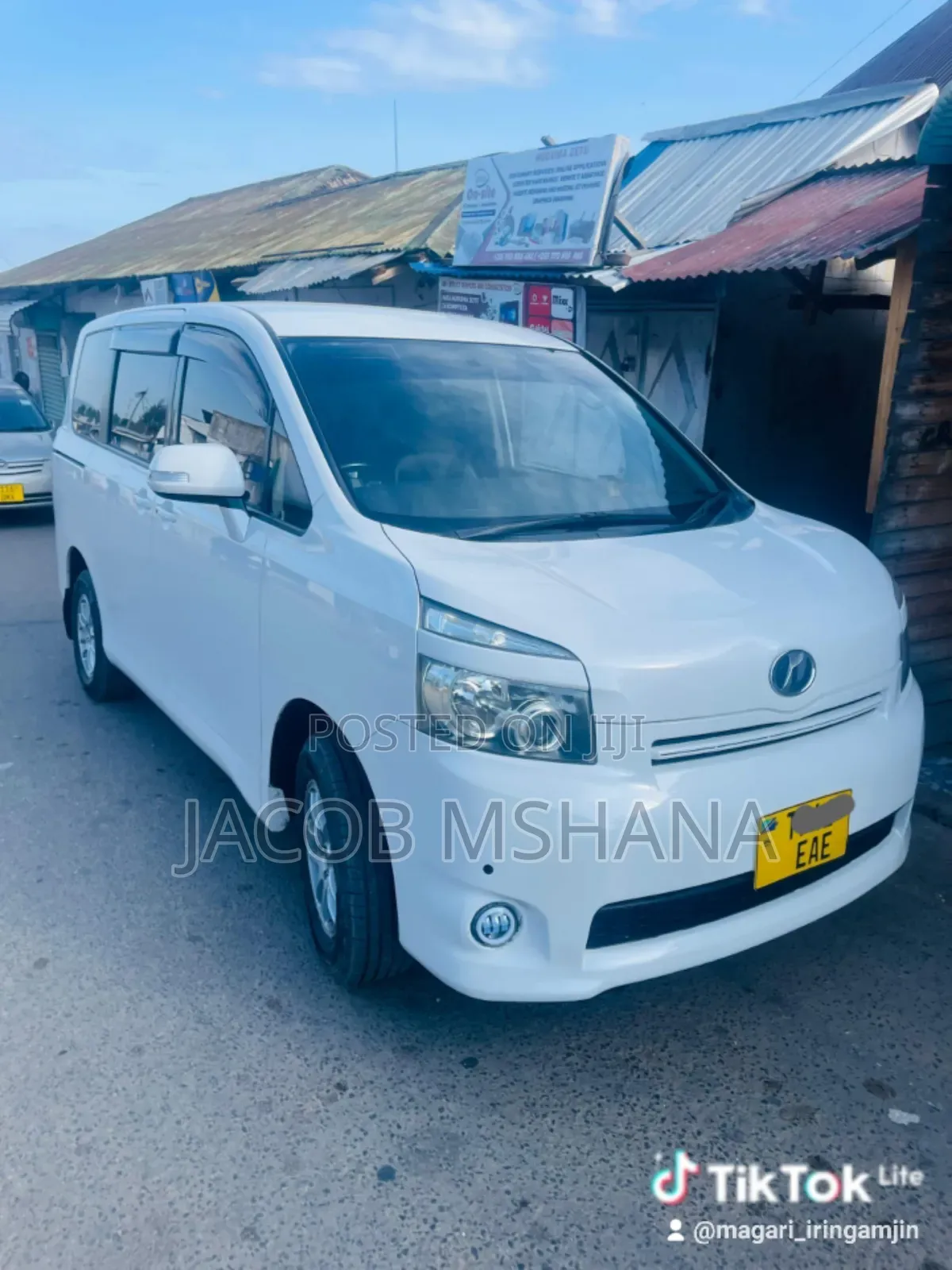 Toyota Noah 2008 White