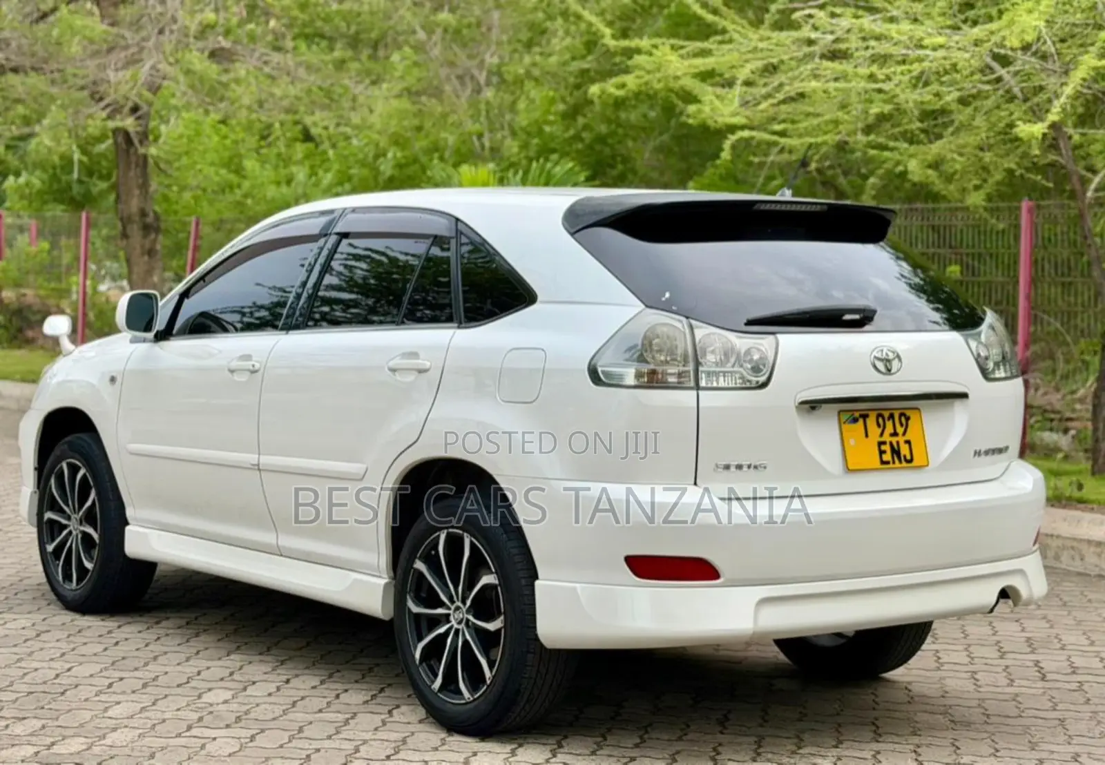 Toyota Harrier 2005 White