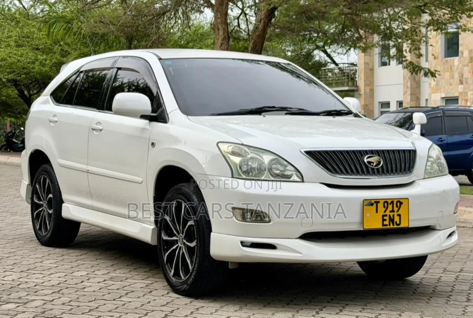 Toyota Harrier 2005 White